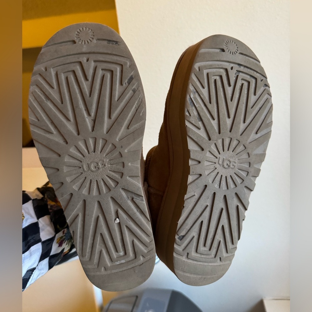 Ugg Platform booties - Picture 3 of 3